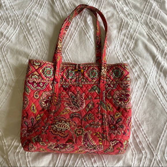 Vera Bradley Handbags - CCO SALE Vera Bradley Tote purse